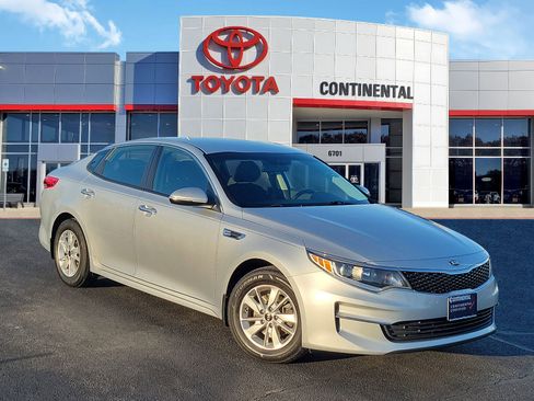 Used 2017 Kia Optima LX image 2