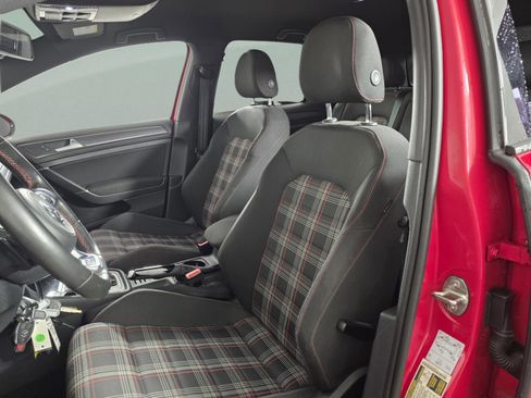 Used 2020 Volkswagen Golf S image 12