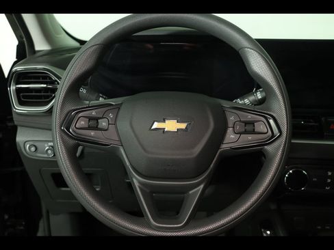 Used 2025 Chevrolet TrailBlazer LT AWD/4WD image 12