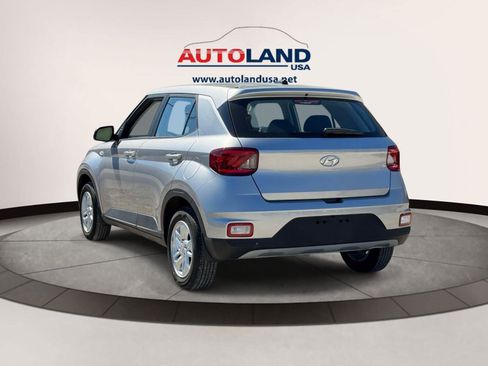 Used 2024 Hyundai Venue SE FWD image 5