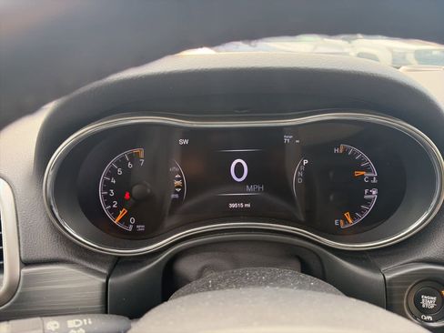 Used 2020 Jeep Grand Cherokee Limited w/ Luxury Group II image 17