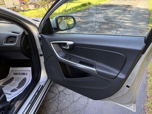 Used 2015 Volvo V60 T5 Premier AWD/4WD image 8