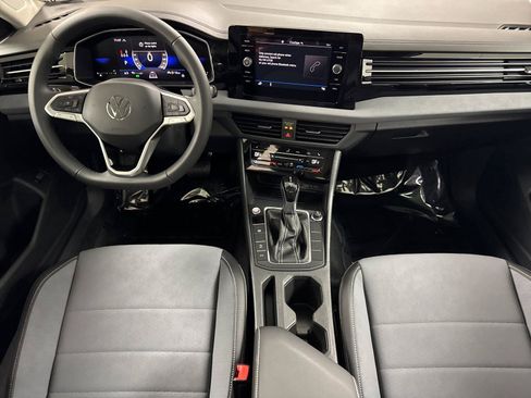 New 2027 Volkswagen Jetta SE FWD image 12