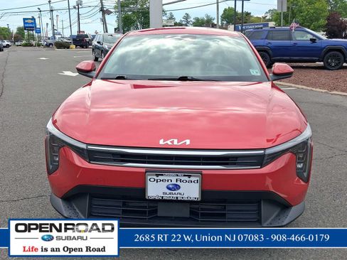 Used 2025 Kia K4 FWD image 2