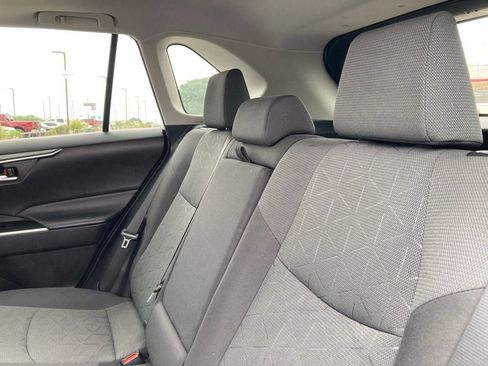 Certified 2021 Toyota RAV4 XLE w/ Convenience Package FWD image 9