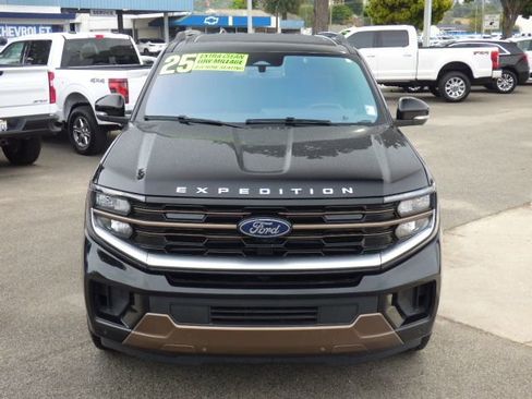 Used 2025 Ford Expedition King Ranch image 8