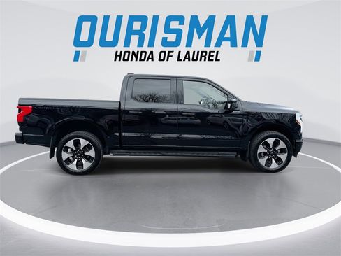 Used 2023 Ford F150 Lightning Platinum image 9