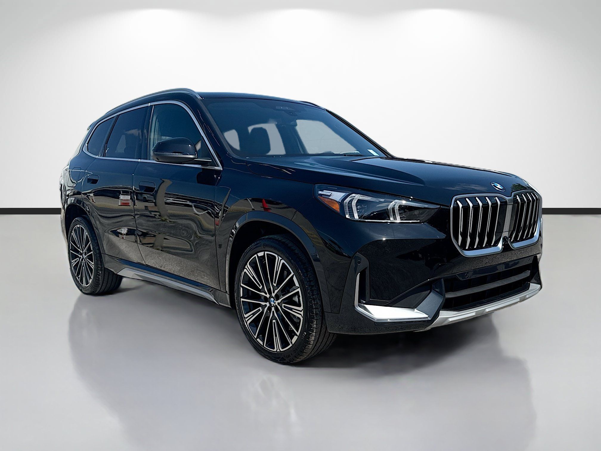 New 2026 BMW X1 xDrive28i w/ Technology Package AWD/4WD image 1