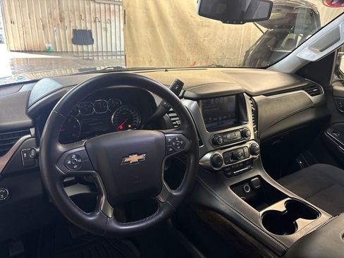 Used 2017 Chevrolet Suburban LS AWD/4WD image 17