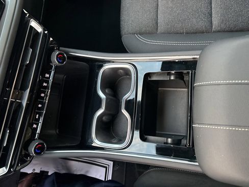 Used 2024 Chevrolet Traverse LS image 19