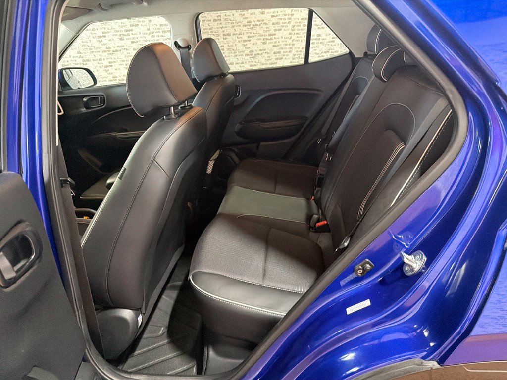 Certified 2024 Hyundai Venue Limited FWD image 16