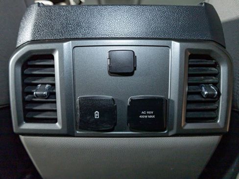 Used 2022 Ford F250 XLT w/ XLT Premium Package image 22