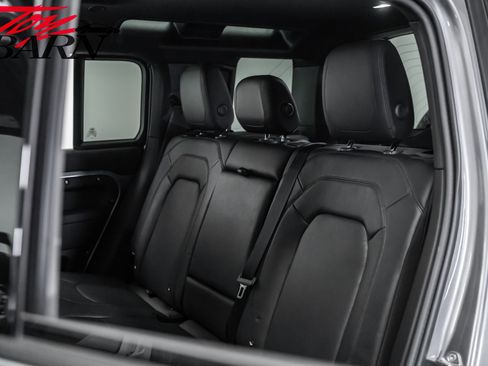 Used 2024 Land Rover Defender 110 S image 44