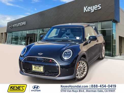 Used 2025 MINI Cooper S image 1