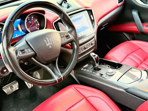 Used 2018 Maserati Ghibli GranSport image 5