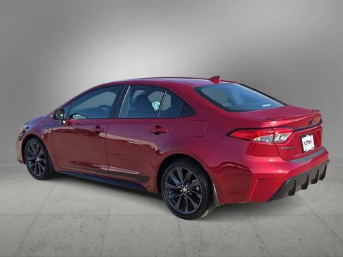 Used 2025 Toyota Corolla SE image 6