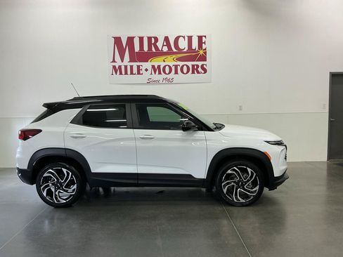 Used 2024 Chevrolet TrailBlazer RS w/ Convenience Package AWD/4WD image 6