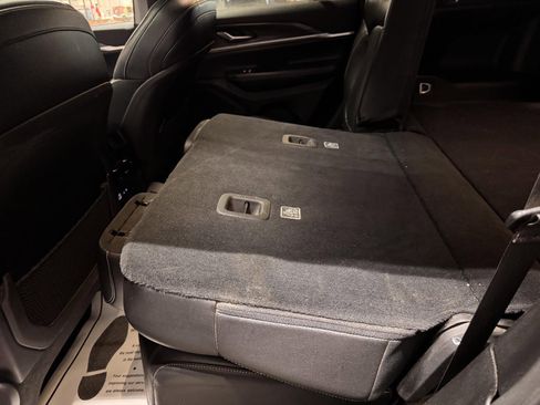 Used 2023 Jeep Grand Cherokee Limited w/ MOPAR Finishing Package image 27