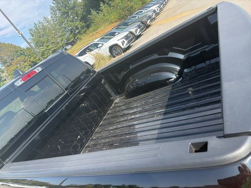 Used 2022 RAM 1500 Big Horn AWD/4WD image 9