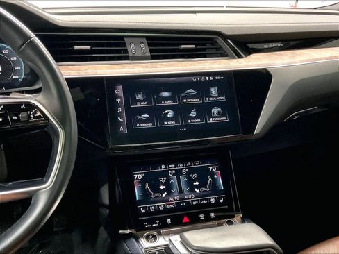 Certified 2023 Audi e-tron Premium Plus w/ Premium Plus Package AWD/4WD image 9