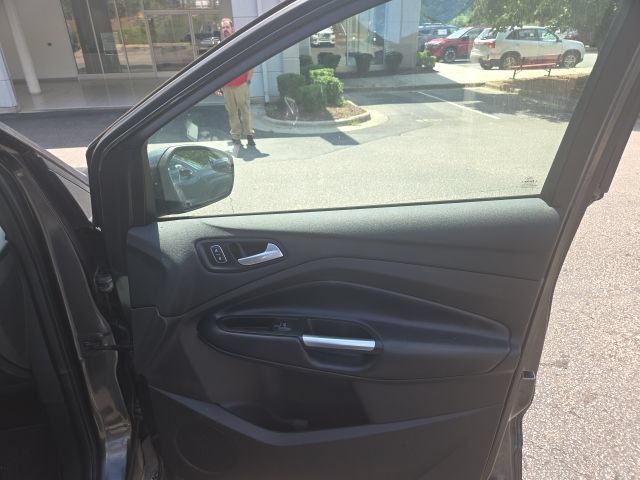 Used 2019 Ford Escape SE FWD image 19
