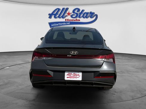 Used 2025 Hyundai Elantra Sport FWD image 7