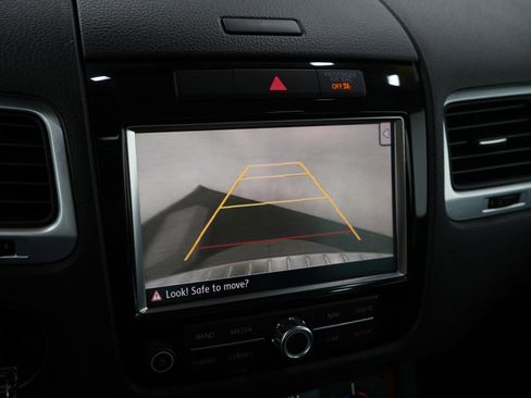 Used 2012 Volkswagen Touareg Executive image 22