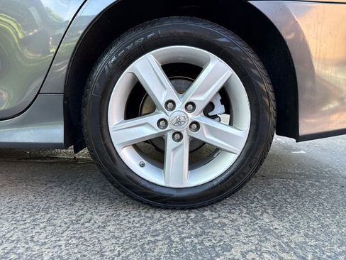 Used 2013 Toyota Camry SE FWD image 23