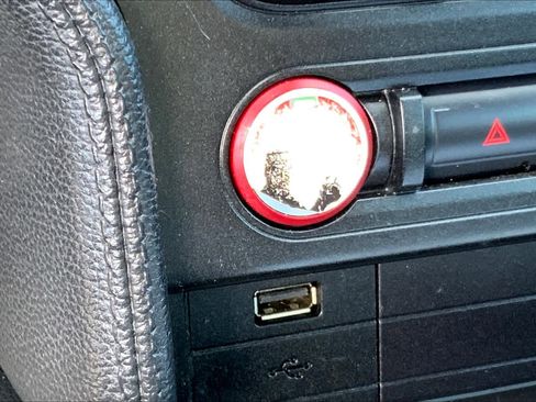 Used 2018 Ford Mustang Coupe image 27