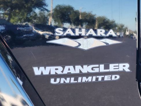 Used 2013 Jeep Wrangler Unlimited Sahara image 10