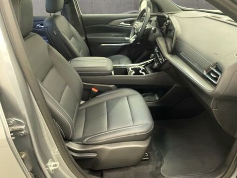 Used 2025 Chevrolet Traverse LT image 21