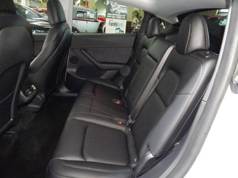 Used 2021 Tesla Model Y Performance image 31