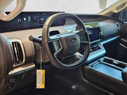 New 2025 Ford Expedition Platinum w/ Platinum Ultimate Package AWD/4WD image 3