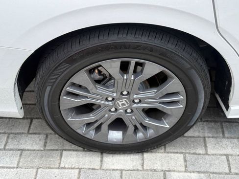 Used 2025 Honda Odyssey Touring image 43