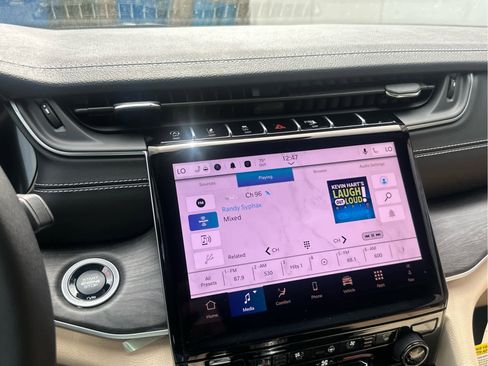 New 2025 Jeep Grand Cherokee Limited w/ Luxury Tech Group II image 41