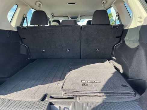 Used 2025 Nissan Rogue SV image 33