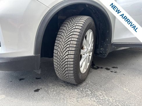 Used 2018 Nissan Rogue SV AWD/4WD image 29