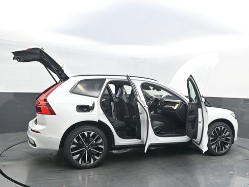 New 2026 Volvo XC60 B5 Ultra w/ Protection Package Premier image 38