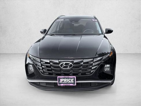 Used 2024 Hyundai Tucson SE image 2