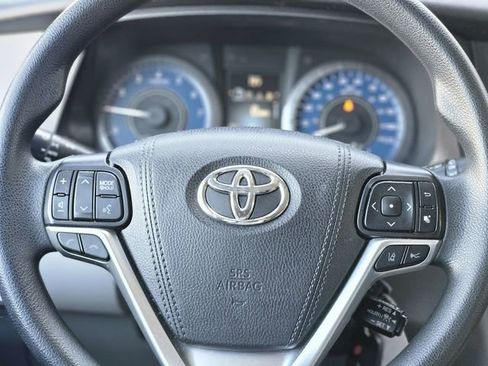 Used 2020 Toyota Sienna L image 16