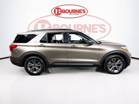 Used 2021 Ford Explorer XLT w/ Equipment Group 202A image 12