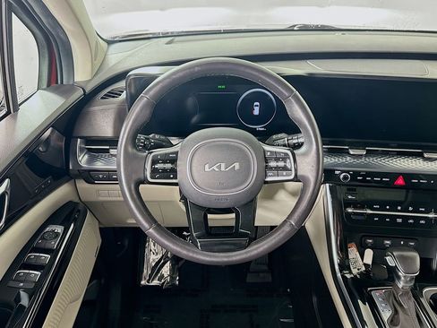 Used 2023 Kia Carnival SX Prestige image 19