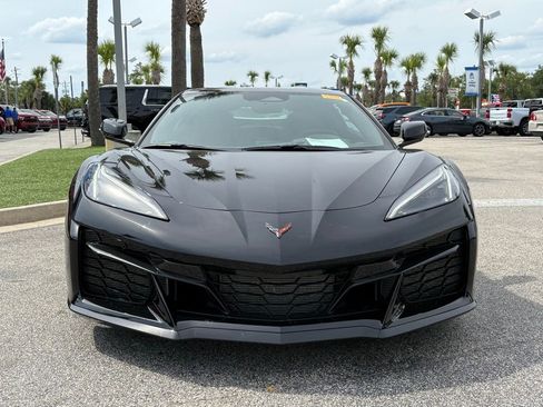Used 2025 Chevrolet Corvette Z06 RWD image 2