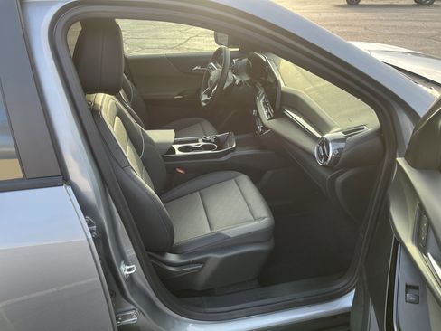 Used 2026 Chevrolet Equinox LT w/ Convenience Package II image 16
