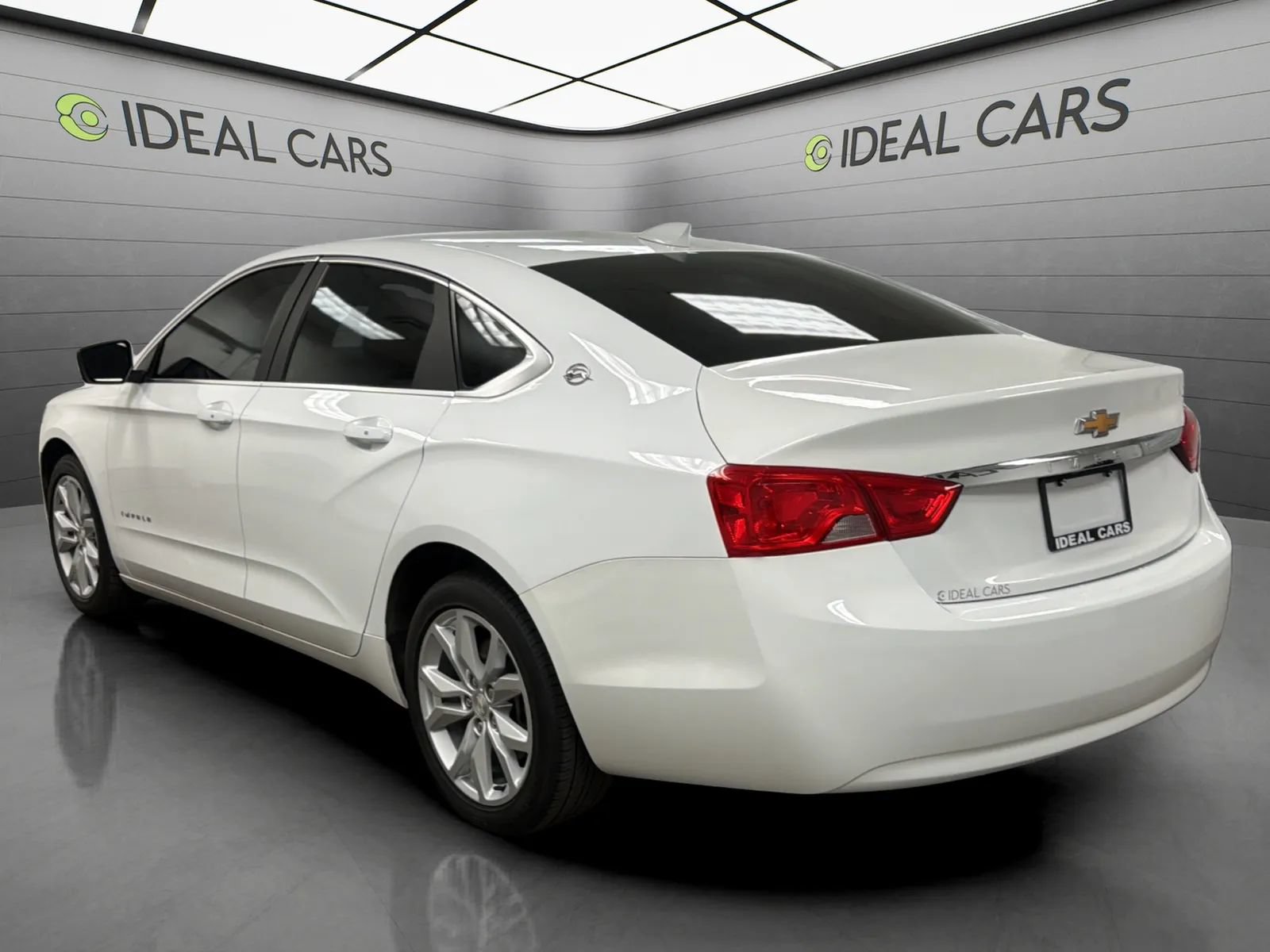 Used 2019 Chevrolet Impala LT FWD image 3