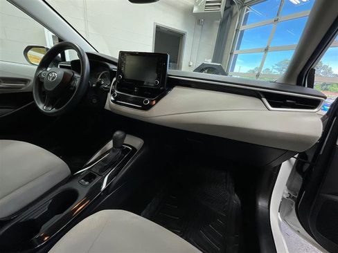 Used 2022 Toyota Corolla LE FWD image 27