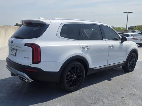 Used 2020 Kia Telluride SX w/ Towing Package FWD image 9