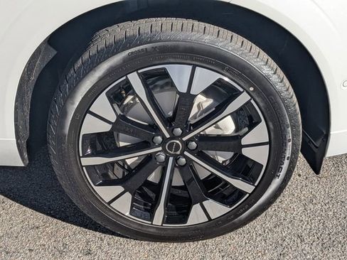 New 2026 Volvo XC60 B5 Plus w/ Protection Package Premier AWD/4WD image 14