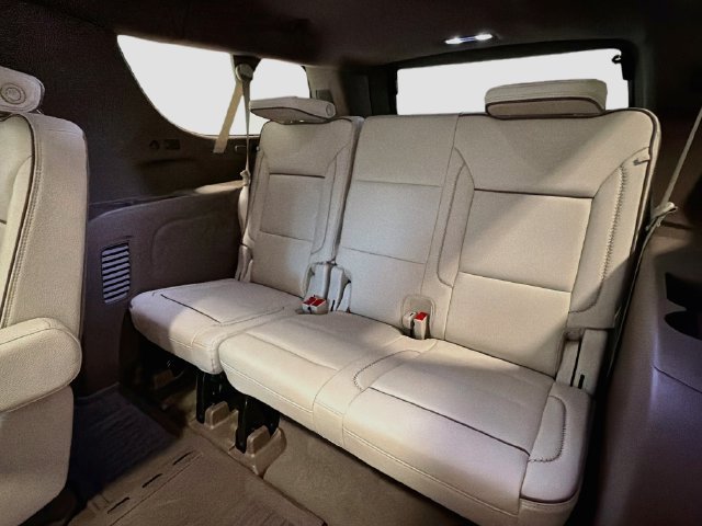Used 2025 GMC Yukon XL Denali w/ Denali Reserve Package AWD/4WD image 25