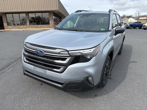 Used 2025 Subaru Forester Premium w/ Convenience Package #2 image 1